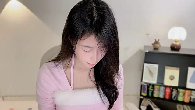 Onechestnut online show from 12/21/25, 12:45