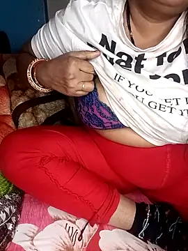 Snapshot of Heart-Kavya chatting on 12/14/25, 05:18 Heart-Kavya online show from 12/14/25, 05:18