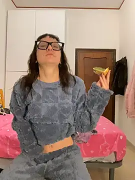 Snapshot of severingratty chatting on 02/20/26, 12:18 severingratty online show from 02/20/26, 12:18