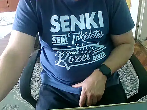 Snapshot of zee06 chatting on 10/25/25, 11:07 zee06 online show from 10/25/25, 11:07