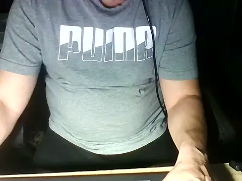 Snapshot of zee06 chatting on 10/27/25, 09:41 zee06 online show from 10/27/25, 09:41