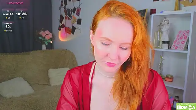 Snapshot of JoyceJones chatting on 10/17/25, 08:11 JoyceJones online show from 10/17/25, 08:11