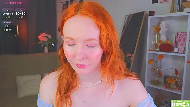 Snapshot of JoyceJones chatting on 11/06/25, 08:10 JoyceJones online show from 11/06/25, 08:10