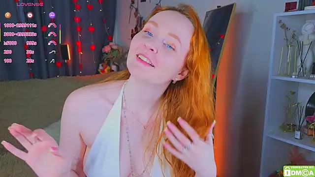 JoyceJones online show from 06/17/26, 08:10