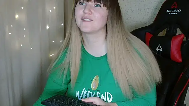 Miaxfox online show from 11/25/25, 02:17