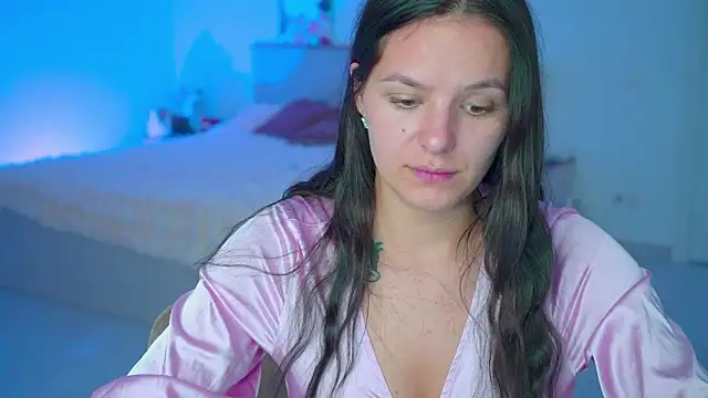 Snapshot of EwelynScott chatting on 09/10/25, 04:01 EwelynScott online show from 09/10/25, 04:01