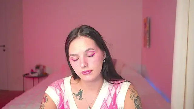 Snapshot of EwelynScott chatting on 09/26/25, 04:44 EwelynScott online show from 09/26/25, 04:44