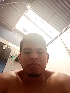 Snapshot of Oscariin96 chatting on 02/07/26, 04:43 Oscariin96 online show from 02/07/26, 04:43