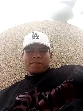 Snapshot of Oscariin96 chatting on 02/12/26, 06:47 Oscariin96 online show from 02/12/26, 06:47