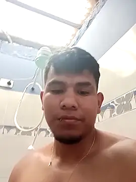 Snapshot of Oscariin96 chatting on 03/03/26, 12:22 Oscariin96 online show from 03/03/26, 12:22