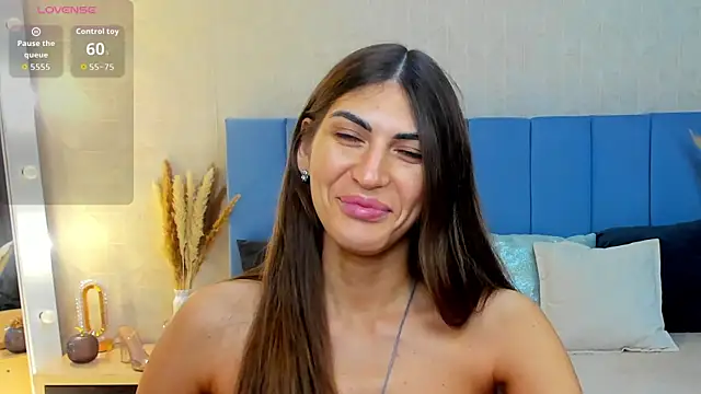 Snapshot of MaggieTurner chatting on 09/15/25, 01:38 MaggieTurner online show from 09/15/25, 01:38