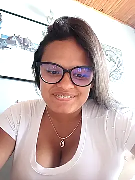 Snapshot of luluboobs9 chatting on 12/04/25, 08:06 luluboobs9 online show from 12/04/25, 08:06