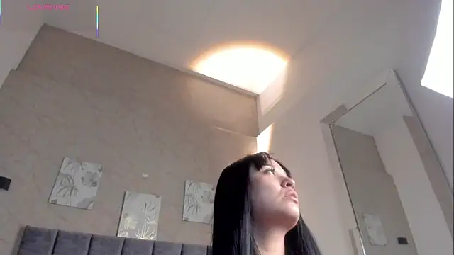 Lunaa bellaa online show from 10/30/25, 05:57