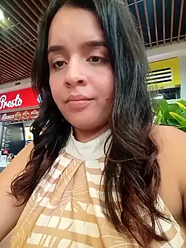 Snapshot of Lambedora_69 chatting on 11/08/25, 05:34 Lambedora 69 online show from 11/08/25, 05:34