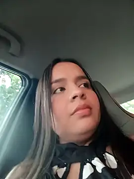 Snapshot of Lambedora_69 chatting on 12/13/25, 08:25 Lambedora 69 online show from 12/13/25, 08:25