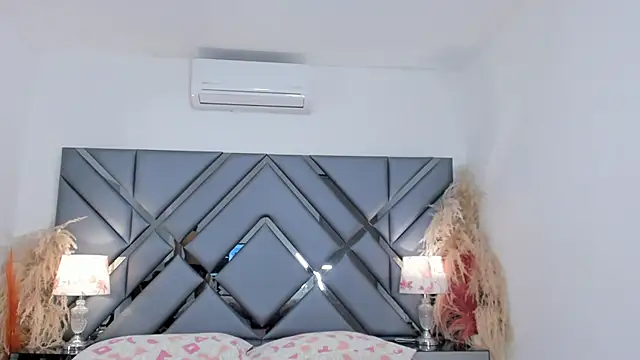 Milan LewisS online show from 10/04/25, 12:03