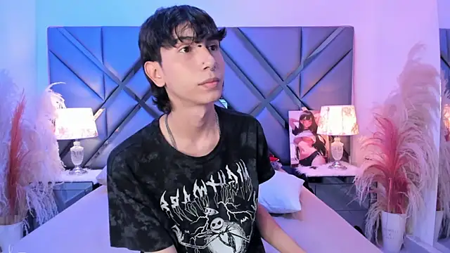 Milan LewisS online show from 04/15/26, 12:56