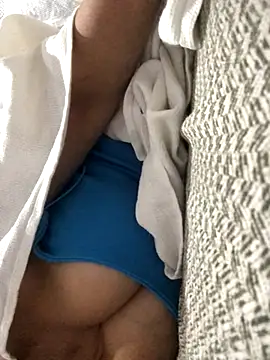 Snapshot of AlevNaz chatting on 09/28/25, 12:16 AlevNaz online show from 09/28/25, 12:16