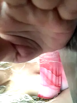 Snapshot of AlevNaz chatting on 10/09/25, 12:25 AlevNaz online show from 10/09/25, 12:25