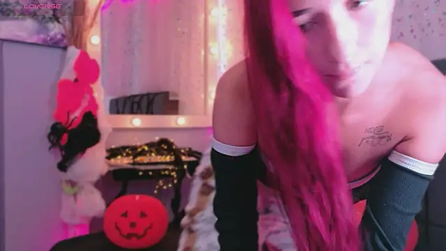 NataliaPrada s online show from 10/15/25, 05:13