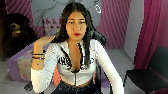 Snapshot of Mindy_19 chatting on 09/09/25, 10:48 Mindy 19 online show from 09/09/25, 10:48