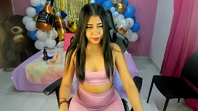 Snapshot of Mindy_19 chatting on 09/24/25, 10:51 Mindy 19 online show from 09/24/25, 10:51