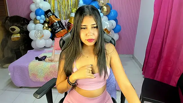 Snapshot of Mindy_19 chatting on 10/01/25, 10:54 Mindy 19 online show from 10/01/25, 10:54