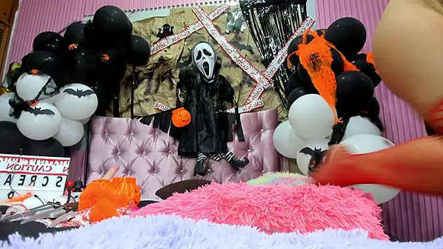 Snapshot of Mindy_19 chatting on 10/28/25, 11:07 Mindy 19 online show from 10/28/25, 11:07