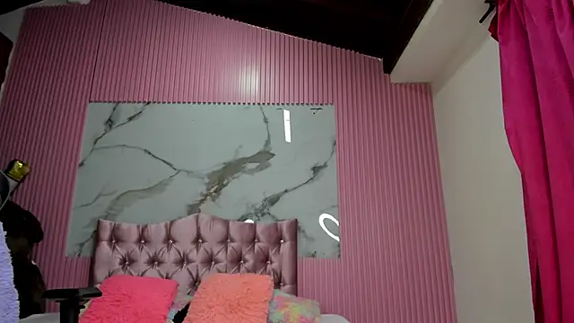 Snapshot of Mindy_19 chatting on 11/08/25, 01:22 Mindy 19 online show from 11/08/25, 01:22