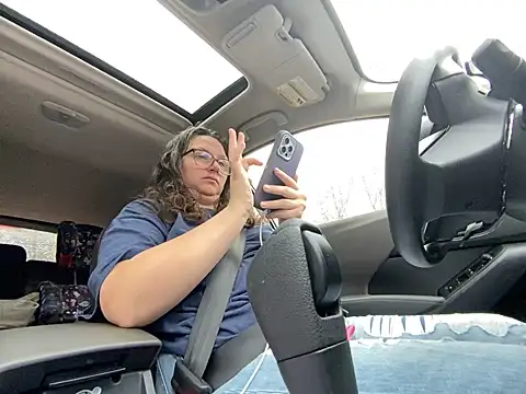 Snapshot of GirlSquirt chatting on 12/19/25, 04:25 GirlSquirt online show from 12/19/25, 04:25