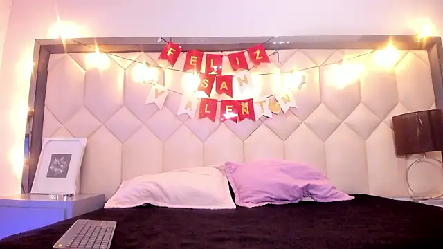 Scarletbigbug online show from 02/13/26, 12:23