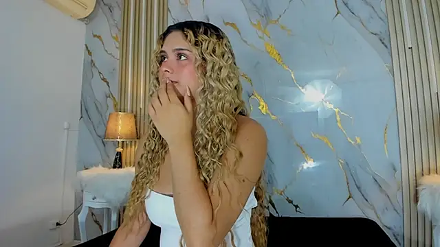 Snapshot of sharon_greey chatting on 10/27/25, 08:13 sharon greey online show from 10/27/25, 08:13