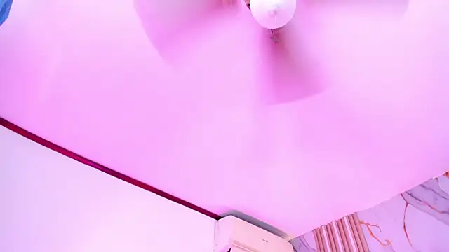 Snapshot of sharon_greey chatting on 11/04/25, 07:57 sharon greey online show from 11/04/25, 07:57