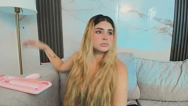 Snapshot of sharon_greey chatting on 11/14/25, 08:51 sharon greey online show from 11/14/25, 08:51