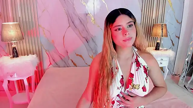 Snapshot of sharon_greey chatting on 11/29/25, 08:45 sharon greey online show from 11/29/25, 08:45