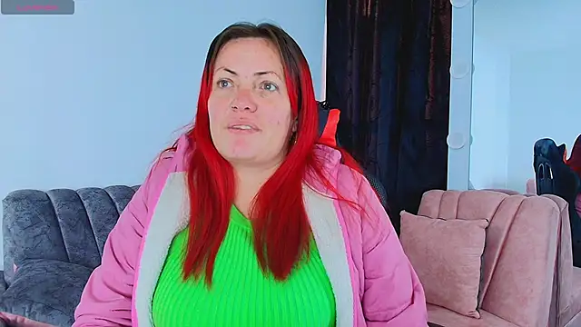 carolinhe  online show from 10/03/25, 08:17