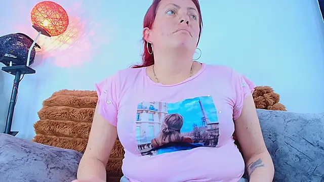 carolinhe  online show from 11/11/25, 08:09