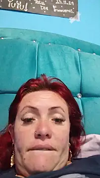 carolinhe  online show from 12/02/25, 02:45