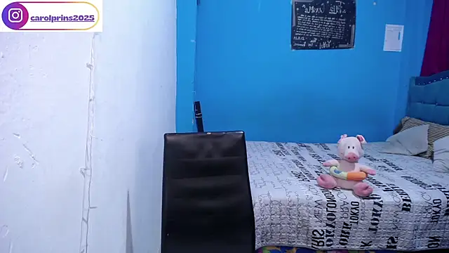 carolinhe  online show from 03/26/26, 10:04