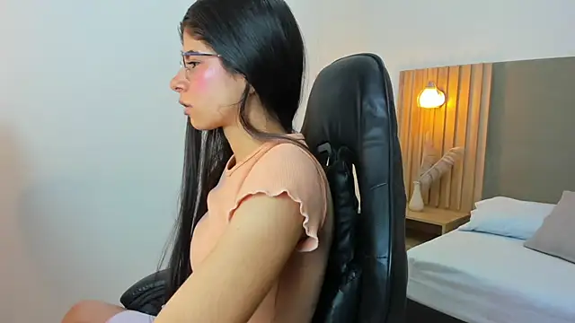 carlina 15 online show from 10/30/25, 12:17