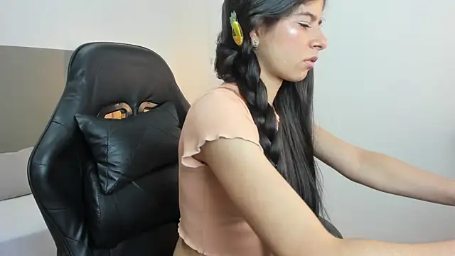 carlina 15 online show from 11/04/25, 12:26