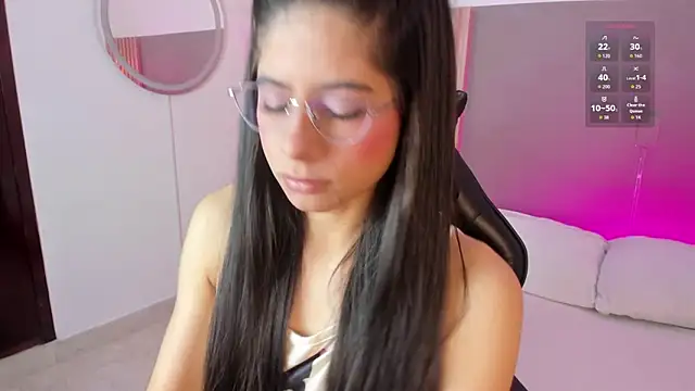Snapshot of carlina_15 chatting on 05/27/26, 12:24 carlina 15 online show from 05/27/26, 12:24