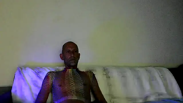 Snapshot of we_are_fucking_serious chatting on 10/22/25, 02:34 we are fucking serious online show from 10/22/25, 02:34