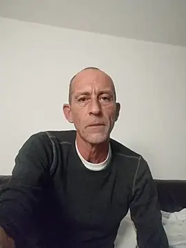 Snapshot of we_are_fucking_serious chatting on 11/05/25, 02:33 we are fucking serious online show from 11/05/25, 02:33