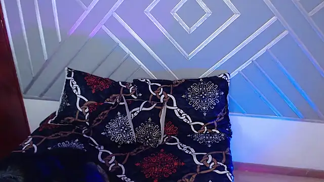 Snapshot of sashabluex chatting on 10/09/25, 02:31 sashabluex online show from 10/09/25, 02:31