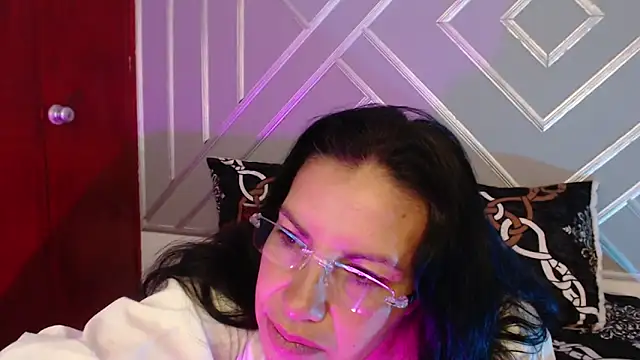 Snapshot of sashabluex chatting on 10/12/25, 03:27 sashabluex online show from 10/12/25, 03:27