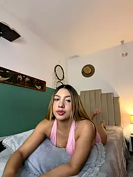 paulina ferrer online show from 12/17/25, 05:24