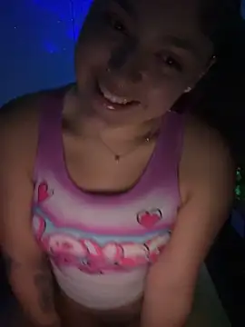 Snapshot of babykalirose chatting on 09/19/25, 01:18 babykalirose online show from 09/19/25, 01:18