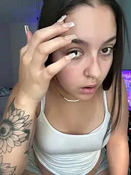 Snapshot of babykalirose chatting on 09/20/25, 08:54 babykalirose online show from 09/20/25, 08:54