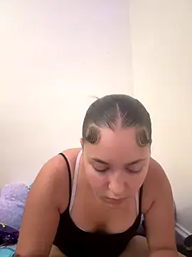 Snapshot of babykalirose chatting on 09/22/25, 11:29 babykalirose online show from 09/22/25, 11:29